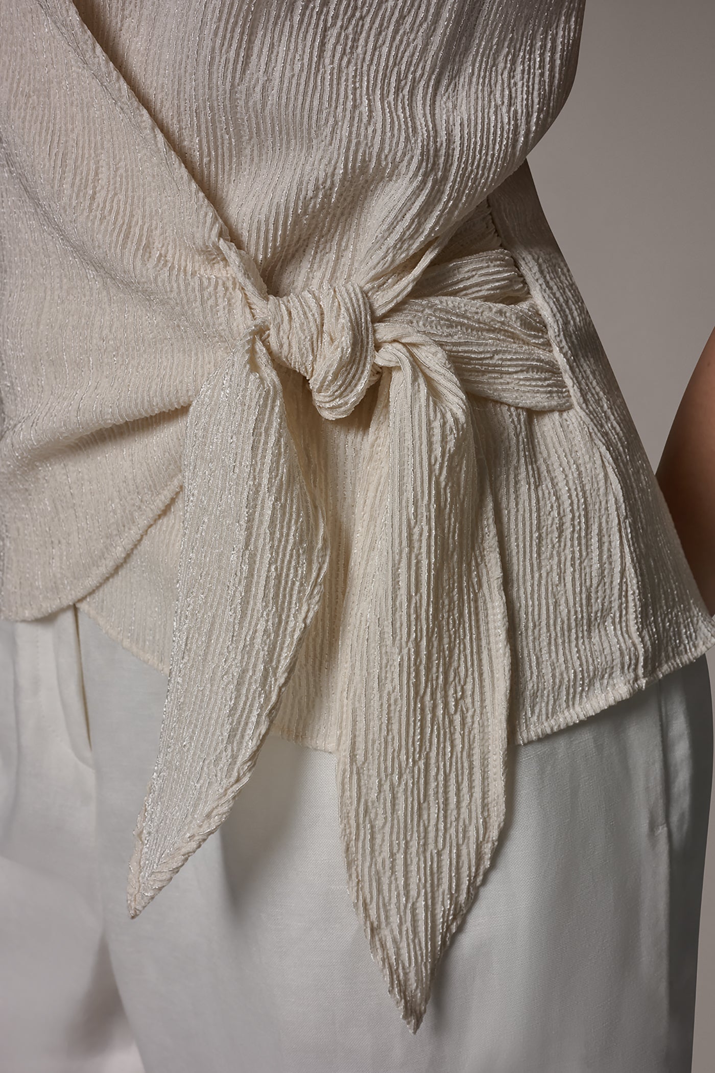 WRAP-EFFECT CRINKLE TOP